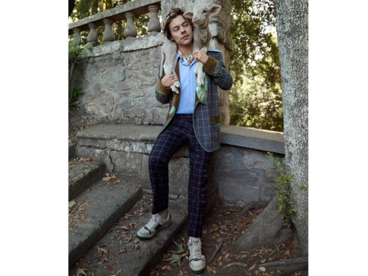 Harry Styles posa junto a animalitos para campaña de Gucci