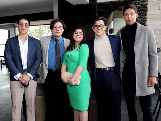 Juan Fletes, Sebastián Hernández, Kassandra Hasboun, Juan Mora y Alejandro Lobo