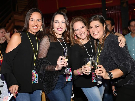 Paola Rietti, Nashwa Molina, Francis Wagui, Jovhanka Peña Benavidez (fotos: Hector Hernández)