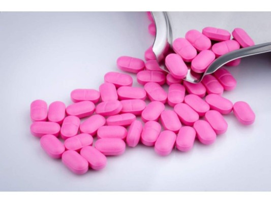 Vitamina A y luteína<br/>La salud en hombres mayores se resiente en muchos sentidos como por ejemplo en la visión. Tanto la vitamina A como la luteína ayudan a reducir el glaucoma y a contrarrestar la degeneración macular. Además, son fundamentales para mantener un sistema inmunológico y reproductivo a pleno rendimiento.<br/>