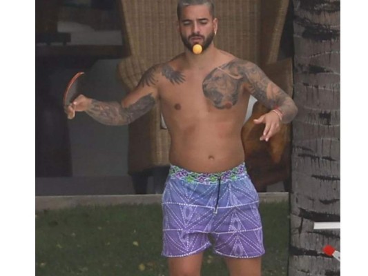 ¡Maluma presume unas libras de más y le responde a los haters!