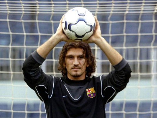 Rüstu Recber, ex guardameta del FC Barcelona<br/>