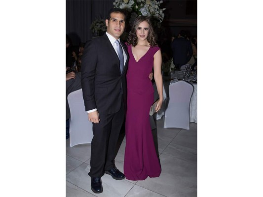 Guillermo Orellana y Giordanna Kafati festejan su boda