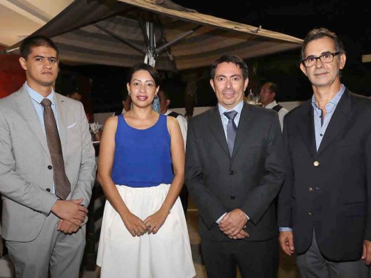 Novo Concepto inaugura work studio