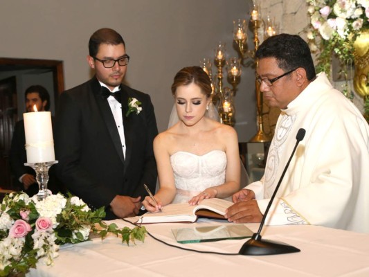 La boda de María José Alvarenga y José Raúl Durón