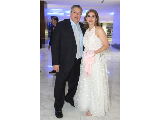 Juan Carlos y Ruth Marie Sabillón.