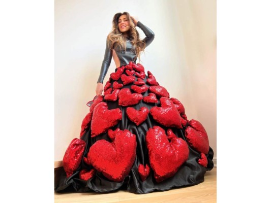 El espectacular vistió que lució Thalia en San Valentín. ¿Qué te parece?