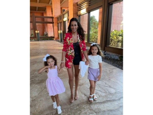 ¡Mira cuánto amor! Kevin Jonas deseó un feliz día del amor y la amistad compartiendo una foto de los amores de su vida, su esposa Danielle y sus hijas.