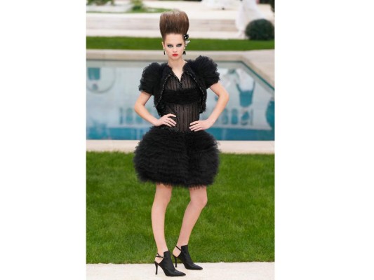 Karl Lagerfeld ausente en el desfile de Chanel Haute Couture SS19