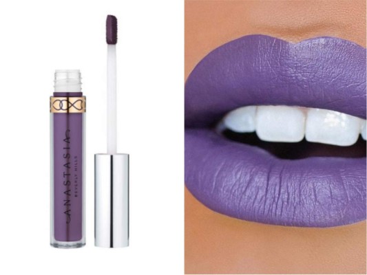 El Violet Liquid Lipstick de Anastasia Beverly Hills. Recién presentado es un boom para la temporada de verano, para las que disfrutamos de makeup looks arriesgados, este tono violeta es sin duda el favorito del 2018 y tiene un costo de 20 dólares