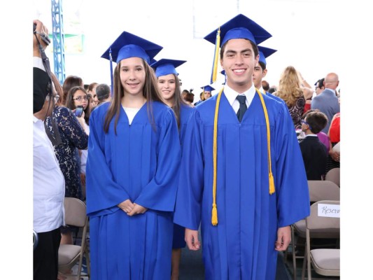 Entrega de títulos de la Macris School, generacion 2017