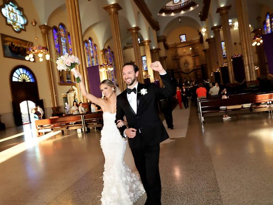 La boda de Ana Bueso Elvir y Óscar Kafati Chinchilla