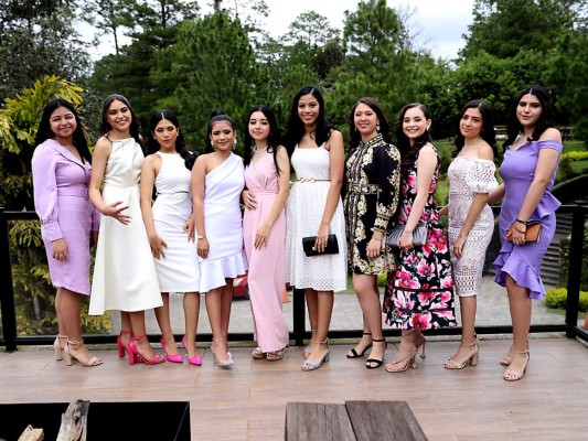 Marilyn Vijil, Ariana Escober, Ana Elvir, Fernanda Solorzano, Monica Mata, Zoe Camilla, Laura Daniela, Debbie Lagos, Natalie Acosta y Lucía Erazo
