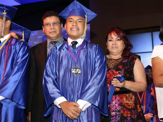 Entrega de títulos International School I parte