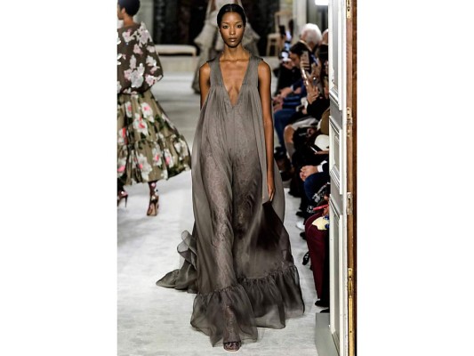 Jamaica<br/><br/>Miqueal-Symone Williams, Miss jamaica. Nació y se crió en St. Andrew, Jamaica y obtuvo su licenciatura en marketing en la Universidad de las Indias Occidentales.