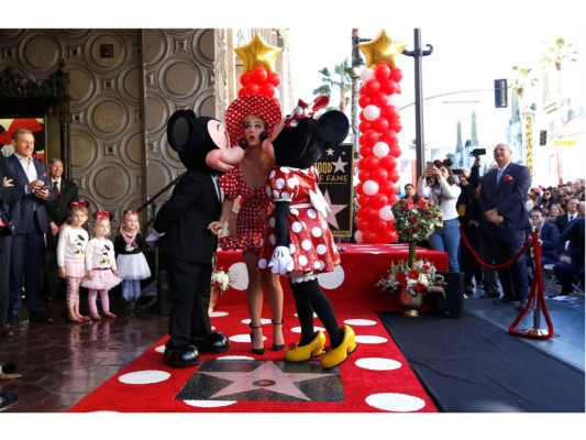 Minnie Mouse obtiene su estrella en el Paseo de la Fama de Hollywood