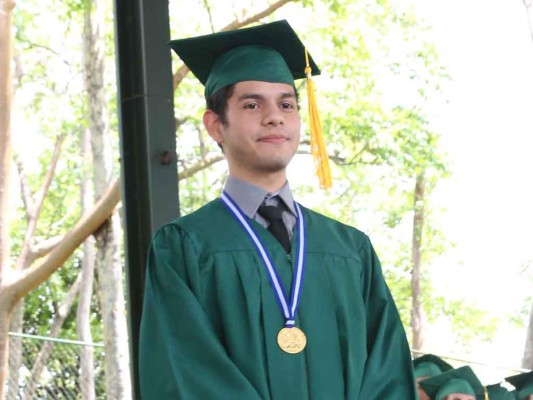 Graduación de la DelCampo International School