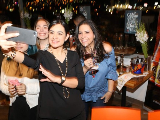 Copa Café comparte sus noches de vinos