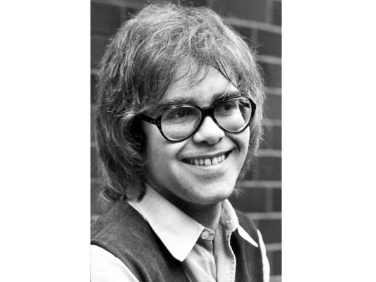 En los 60, cuando escuchó por primera vez Hound Dog de Elvis Presley y ABC Boogie de Bill Haley, Elton John decidió que quería ser cantante. “Cambiaron mi vida, no podía creerlo” afima el cantante.