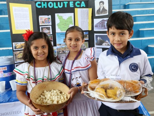 Feria de Identidad Nacional en Macris School