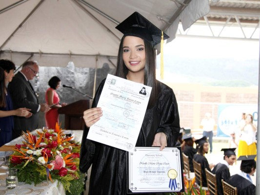 Graduación de los seniors de la Discovery School