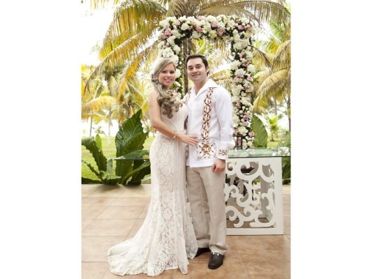 Konan Morales y Rossie Umaña se casan  