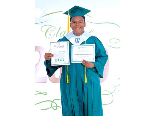 La graduación de DelCampo School