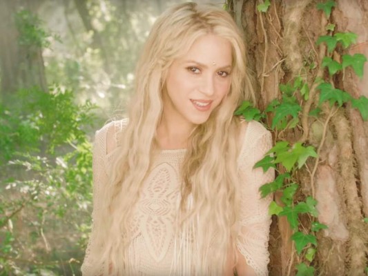 Shakira grabo el video junto a su pareja Gerard Piqué en Barcelona.