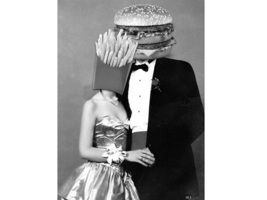 Como ahora ya lo sabes, Mayo es el mes internacional de la hamburguesa, lo que da pie a diversos eventos por todo el mundo, desafíos de la hamburguesa más grande o retos de glotonería, cuyo récord le pertenece a un estadounidense que comió 25 hamburguesas en tan sólo 22 minutos.