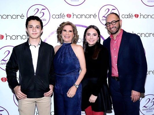 ¡Felices 25 Café Honoré!