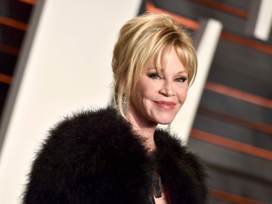 La ex de Antonio Banderas, Melanie Griffith, disfrutó de principio a fin la ceremonia de los Oscar.
