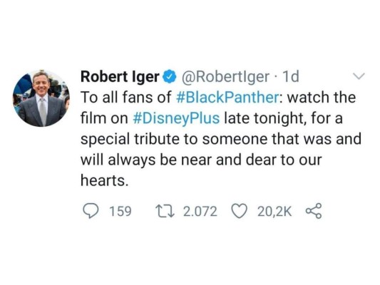 Así lo anunció el propio Robert Iger, CEO de Disney a través de su Twitter: 'Para todos los fans de Black Panther, tienen que ver la película en Disney + esta noche con un tributo especial para alguien que siempre estará cerca de nuestros corazones'.