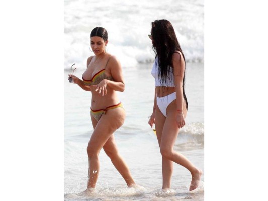 Kim Kardashian responde a críticas por su celulitis