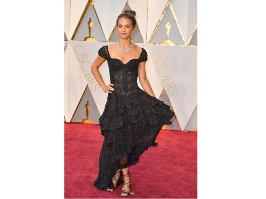Alicia Vikander con Louis Vuitton