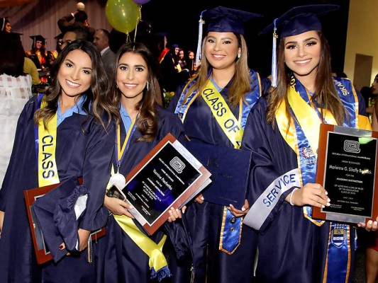 Marielle Villela, Yasmine Piechottka, Natalia Fuentes y Marianne Sikaffy. Foto:Gerson Alachán