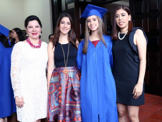 Graduación seniors 2016 del Centro Escolar Antares