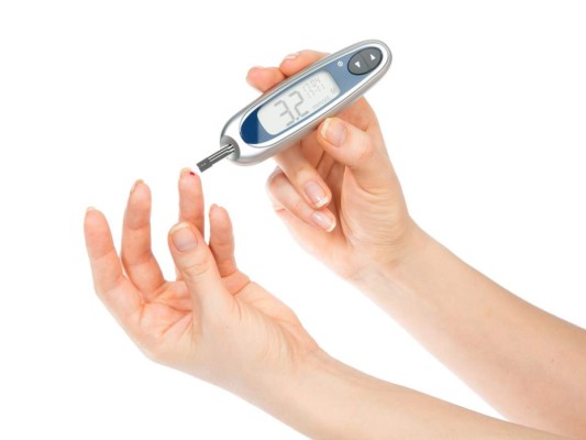 Abajo la diabetes<br/>Un estudio de la Universidad de Salud Pública de Harvard realizado mujeres mayores de 25 años que consumían uno o dos vasos de vino al día demostró que tenían un 58 por ciento de probabilidades de tener diabetes tipo 2 y la obesidad, debido a su efecto inhibidor sobre la acumulación de grasas en los adipositos maduros.<br/>
