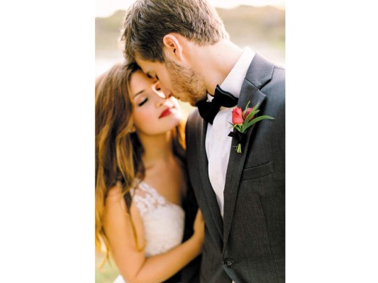 #11 Sencillez, encaje y muchas flores encierran las bodas románticas