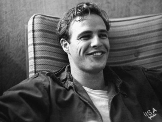 Marlon Brando<br/>El actor tiene dos premios a su nombre, pero es muy recordado la vez que rechazó su estatuilla mandando a una apache a representarlo en protesta contra los maltratos de los nativos estadounidenses por la industria del cine.<br/>