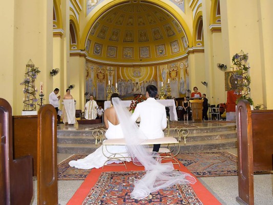 Boda Religiosa de Carlos Moreira y Sabrina Mahchi