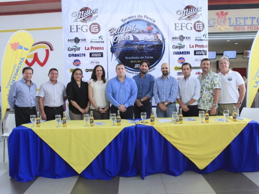 Johnny Chahín, Alex delCid, Belkis Mayorga, Siham Larach, Eduardo Romero, Mauricio Canahuati, Roberto Calderón, Emilio Canahuati, Juan Carlos y Fabio Icaza. Foto Alex Muñoz