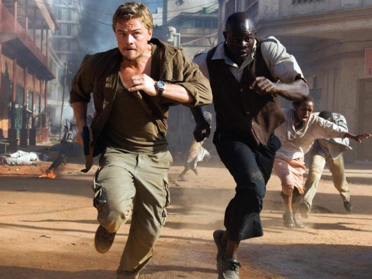 Danny Archer, Blood Diamond (2006). Leo es el protagonista de una historia sobre el tráfico ilegal de diamantes. El actor da vida a un contrabandista especializado en la venta de piedras preciosas, cuyos beneficios sirven para financiar tanto a los rebeldes como al gobierno. Ese papel le consiguió una tercera nominación al Óscar, que fue a parar a manos de Forest Whitaker por El Último Rey de Escocia.