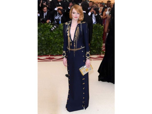 Emma Stone mide 1.68 m.