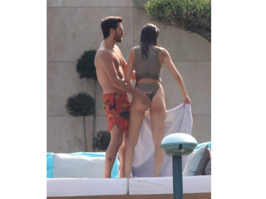 Bella Thorne calla rumores sobre su relación con Scott Disick