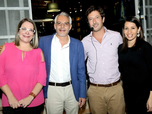 Lorena Midence, Carlos Villeda, Juan Pelecq y Nora Banegas (fotos: Hector Hernández)