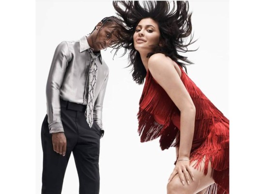 Kylie Jenner y su novio debutan en portada de GQ con candente foto