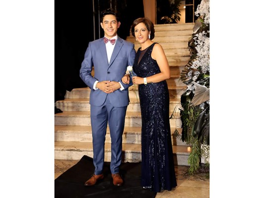 Misión cumplida: seniors 2021 de International School celebran su prom