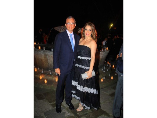 Elegante fiesta nupcial para Sofia Barletta y Jorge Vitanza