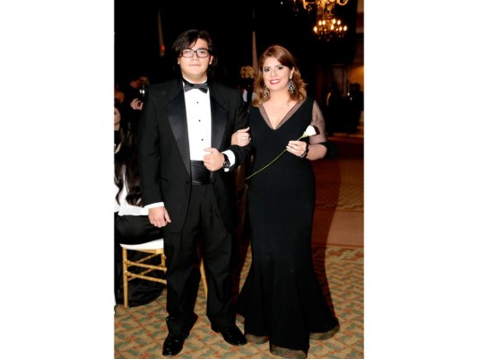 Desfile de los Seniors 2017 Del Campo International School