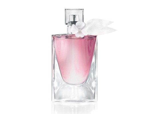 La Vie Est Belle Florale de Lancôme: Un nuevo aroma cautivador se une a la familia de fragancias de Lancôme. Bajo el mismo concepto que encierra la búsqueda de la felicidad, La Vie Est Belle eau de toilette Florale combina el Osmanthus con un bouquet original hecho de acordes de mimosa y Fresia.